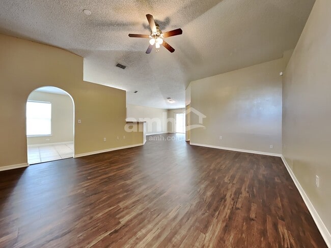 Photo - 70 Reeding Ridge Dr W