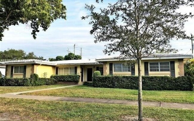 Photo - 930 Benevento Ave