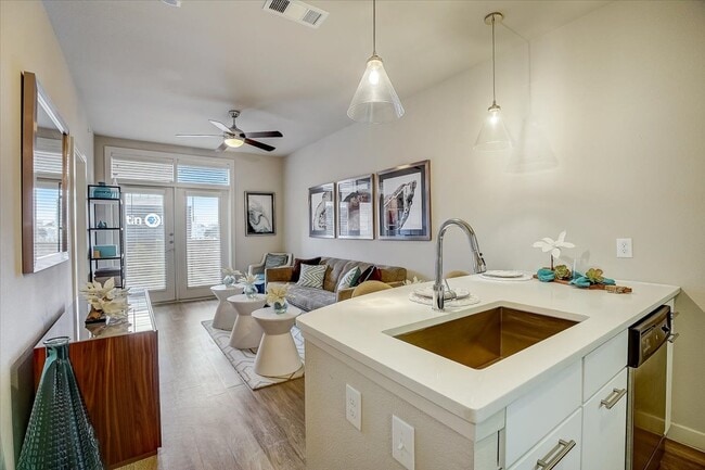 Photo - Ella Parkside