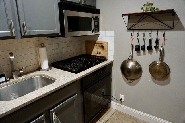 Photo - 2802 NE Ocker Dr Unit Floor 1