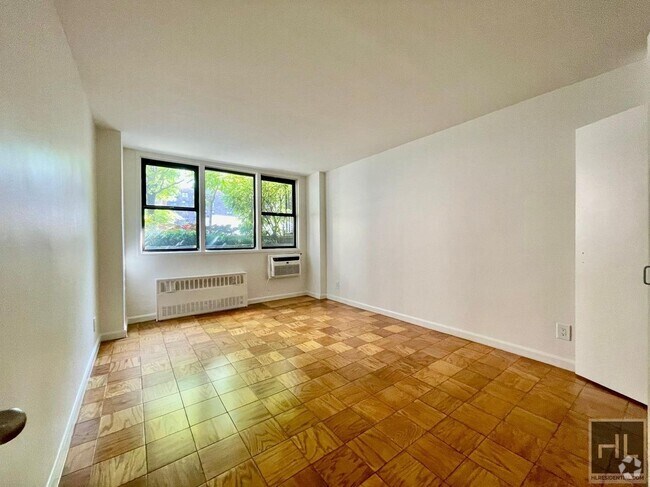 Building Photo - AMAZING ONE BEDROOM APARTMENT!! AMAZING DE...