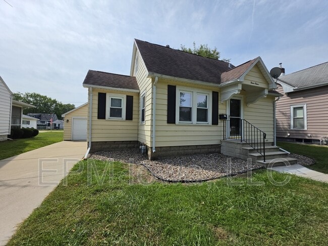 Building Photo - 1212 Forest Ave