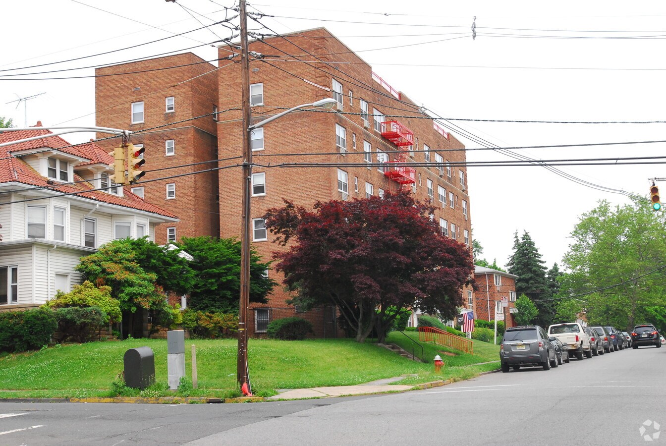 Cherry Hill Towers - Cherry Hill Towers Apartments