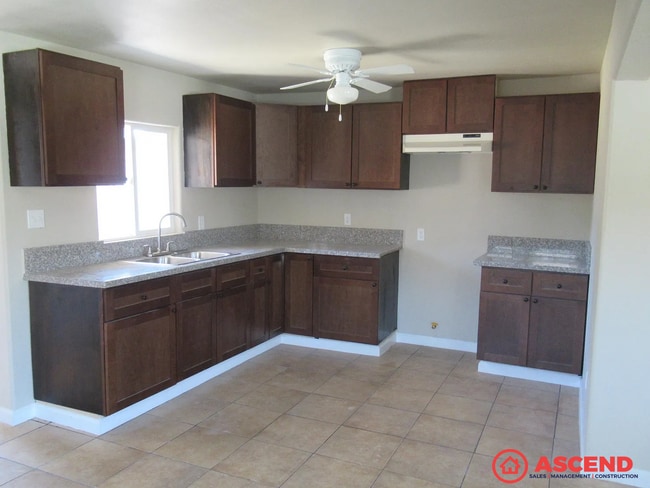 Photo - 2329 Nelson St