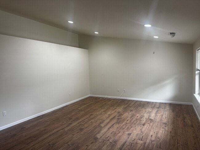 Photo - 113 Little Butte Dr