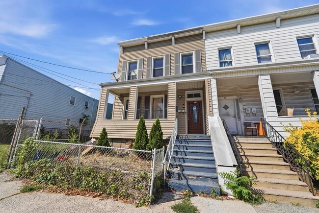 Building Photo - 25 W 19th St Unit 2