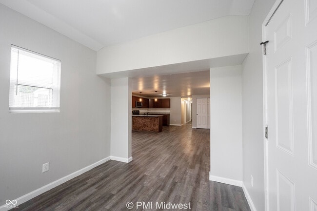 Photo - 955 N Traub Ave