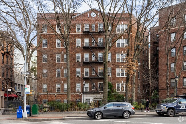 Photo - 25 Minetta Ln