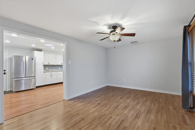 Photo - 408 Salisbury Rd