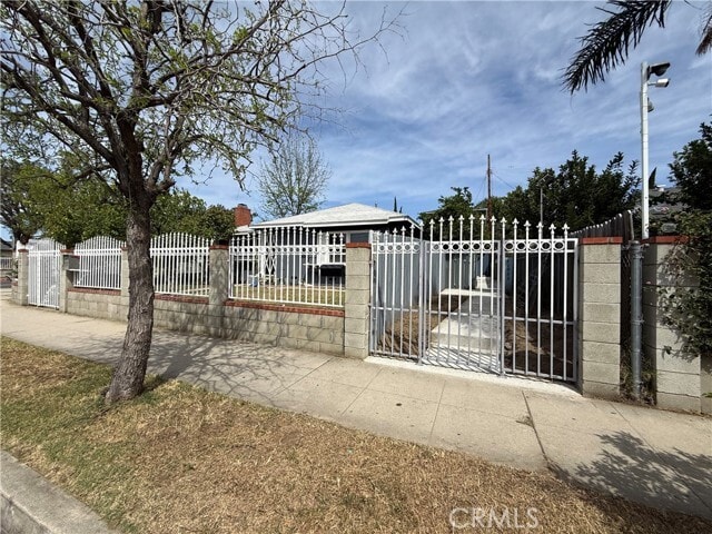 Building Photo - 20953 Saticoy St