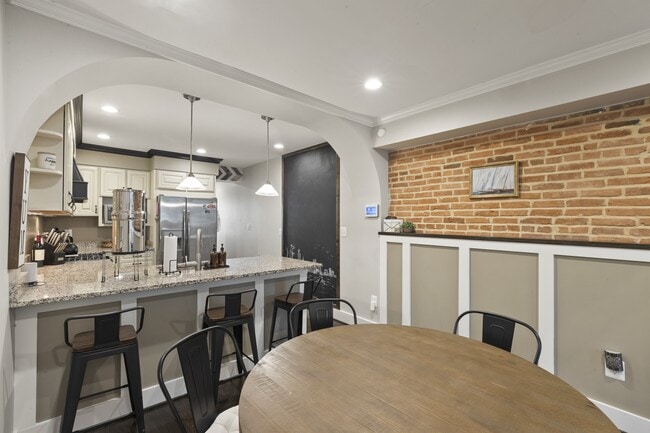 Photo - 425 Gittings St