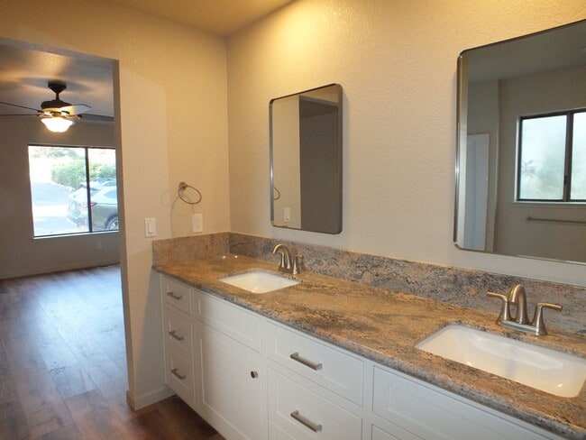 Photo - Cameron Park 2/2.5 2500 sf home on the golf course - Fully remodeled!