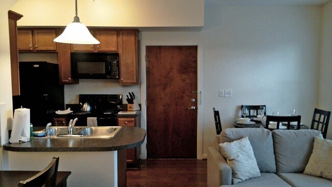Norcross Station Apartments