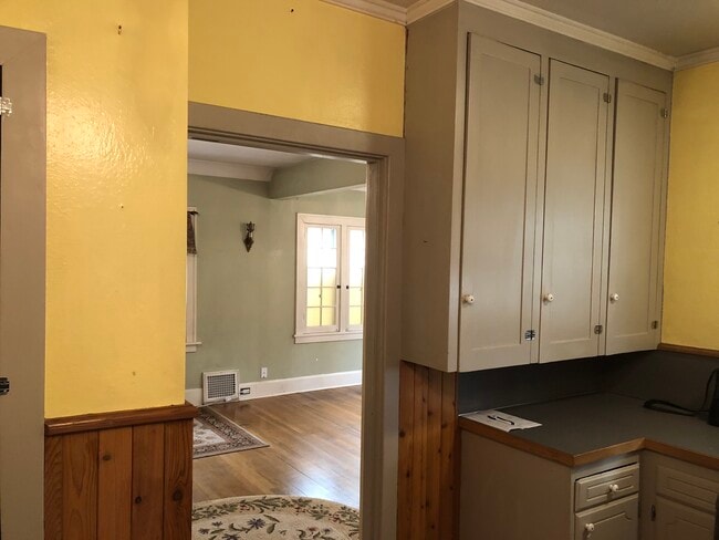 Photo - 207 S 16th Ave Apartments