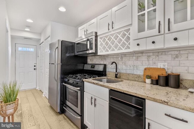Photo - 1268 16th St NE Unit B