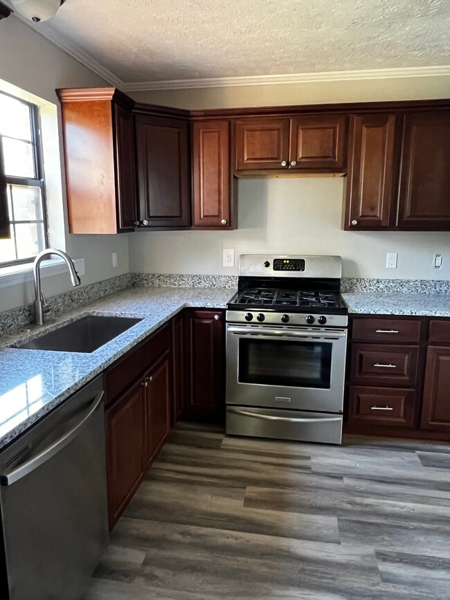 Photo - 2572 Exeter Dr
