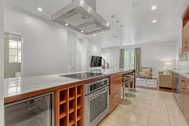 Photo - 72 SE 6th Ave