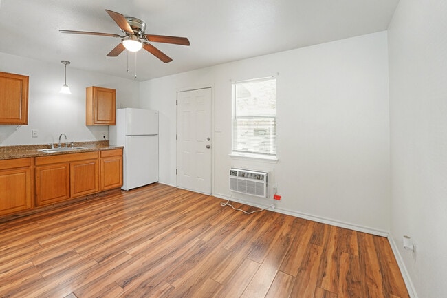 Photo - 720 Pritchett Ln