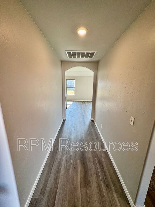 Photo - 1609 Burgundy Dr