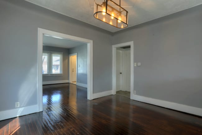 Photo - 7600 Doyle St