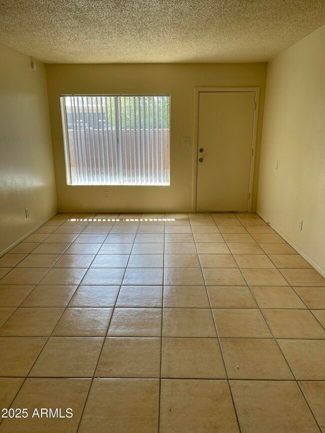 Photo - 925 W Peoria Ave