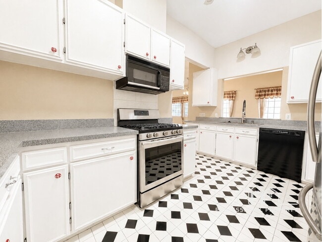 Photo - 3-bedroom, 3-bathroom home in Foothills Mobile Est