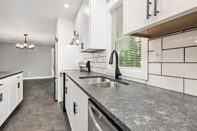 Photo - 1801 Elaine Dr Unit 1801 Elaine Drive -2