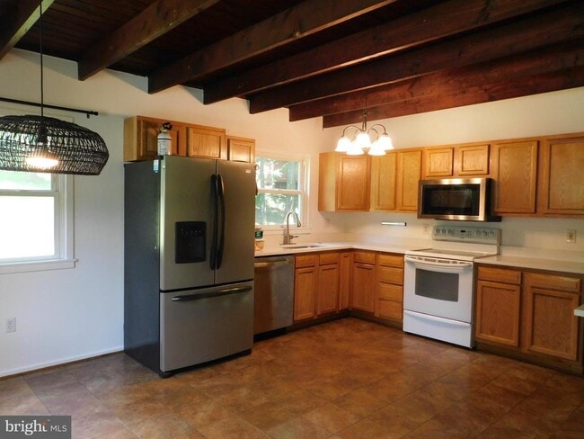 Photo - 229 Sunset Ln