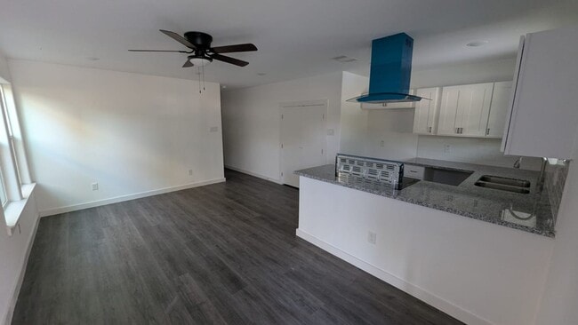 Photo - ?Your Houston Gem: 3 Beds, 2.5 Baths, Carp...