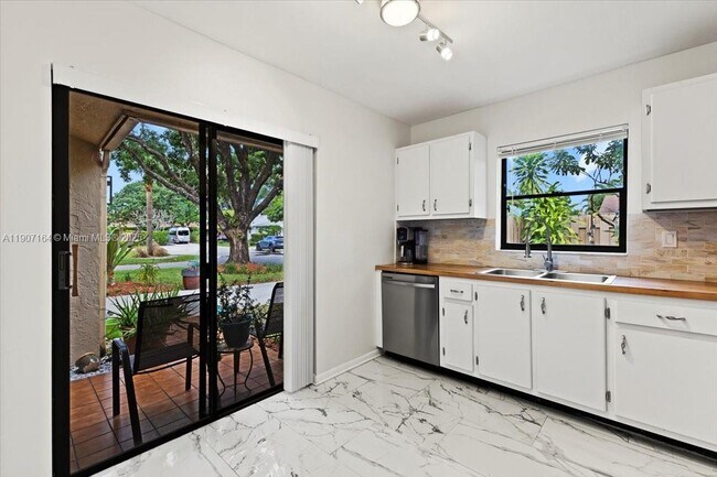 Photo - 901 NW 26th Ave