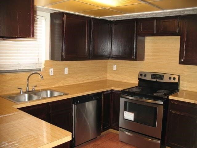 Photo - 1034 Heathfield Dr