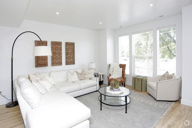 3BR, 2.5BA - 1,658 SF