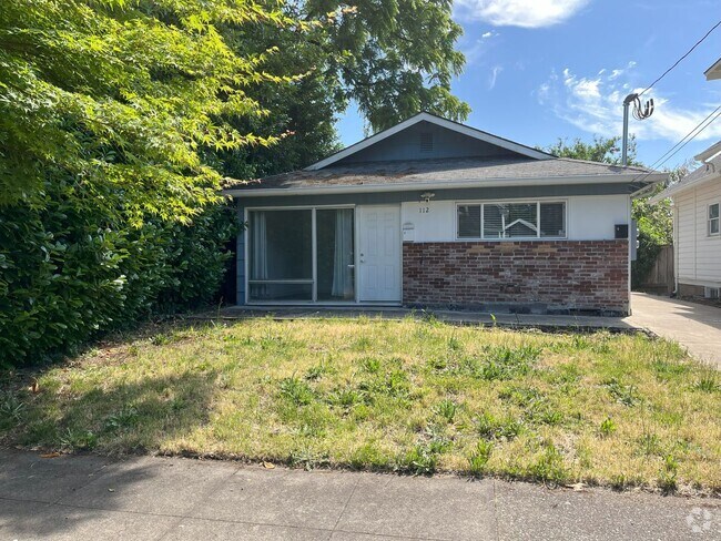 Building Photo - Modern 3-Bedroom Charmer with Bright Inter... Unit #A Rental