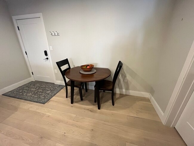 Dining room/entry - 25 2nd St Unit 207