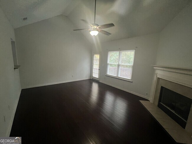 Photo - 4384 Lockness Ln