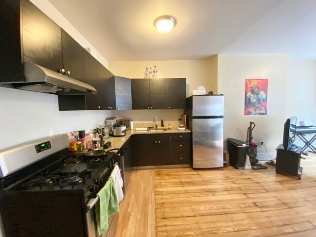 Photo - 76 Saint Stephen St