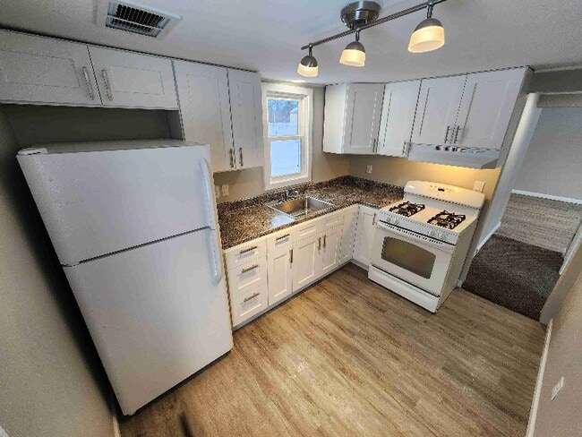 Photo - 14572 N Saginaw Rd