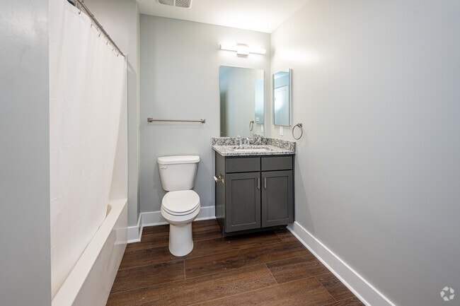 Studio - 584SF - Bathroom
