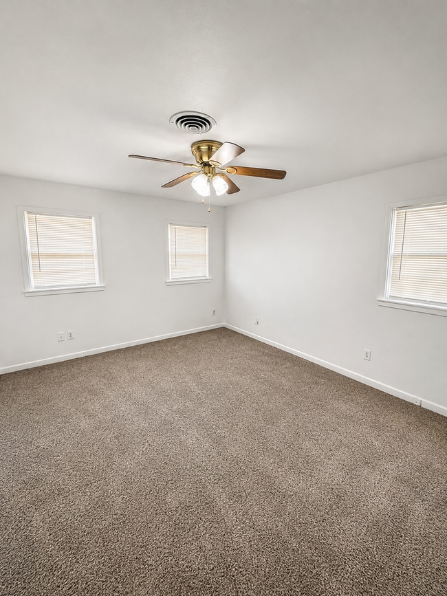 Photo - 5311-33rd Street