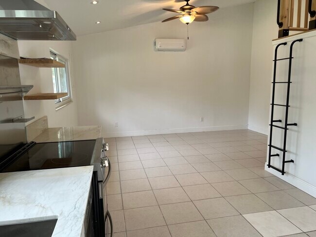 Building Photo - 15888 118th Trl N Unit La Casita