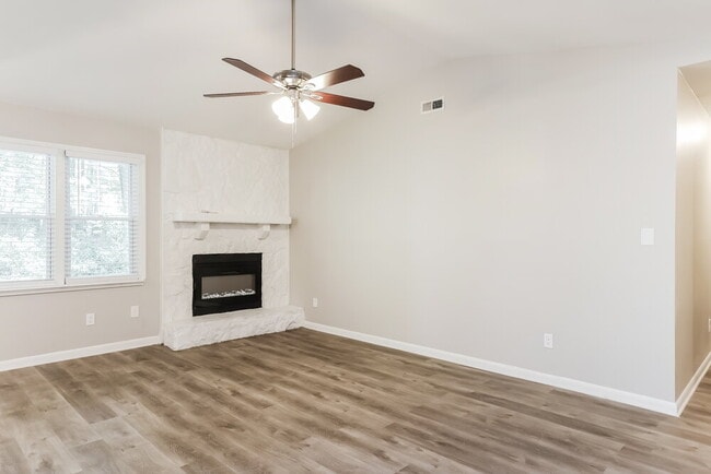 Photo - 102 Dove Rise