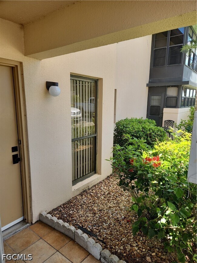 1064 Villa Dr Unit C103