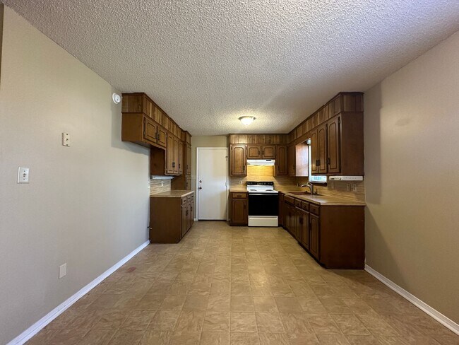 Photo - * Move-In Special * Charming 3 Bed / 2 Bat...