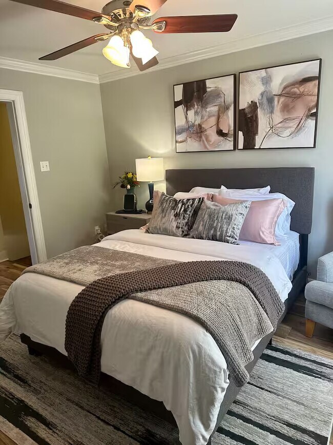 Photo - 2210 Christian St