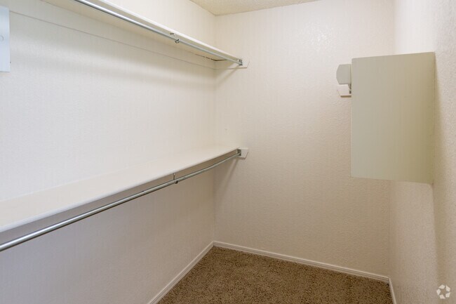 Studio - 500SF - Tammaron Village Apartments