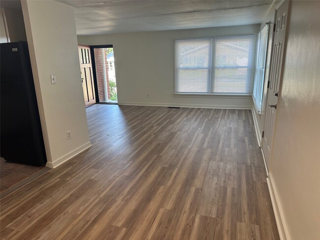 Photo - 1034 Western Ln