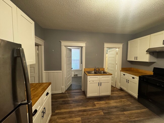 Photo - 1312 University Ave NE Apartment Unit 1