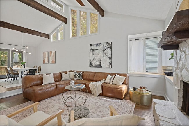 Photo - 6841 Woodcreek Ln