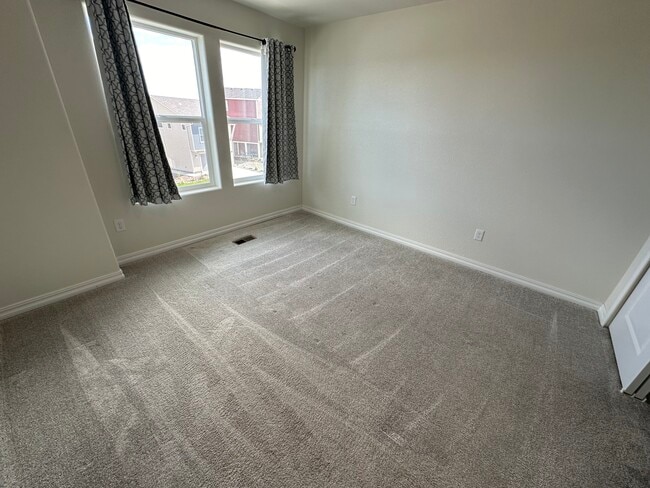 Photo - 914 Cana Grv