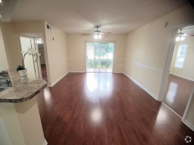 Building Photo - For Rent Beautiful 2/2 First Floor Condo a... Unit 1111